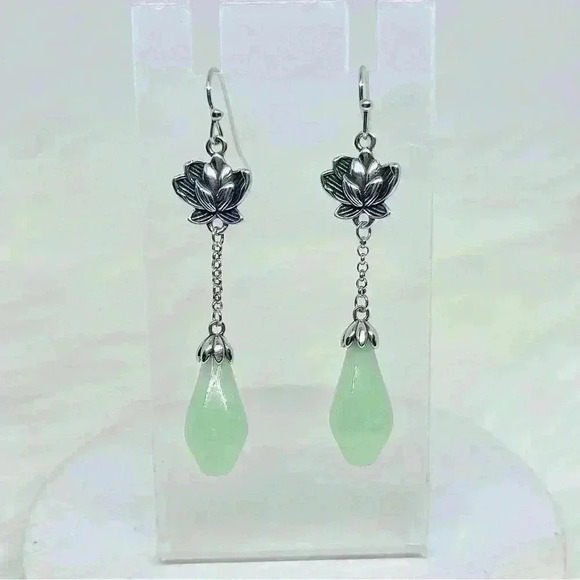 Lotus Classical Retro Earrings - Picture 2 of 4